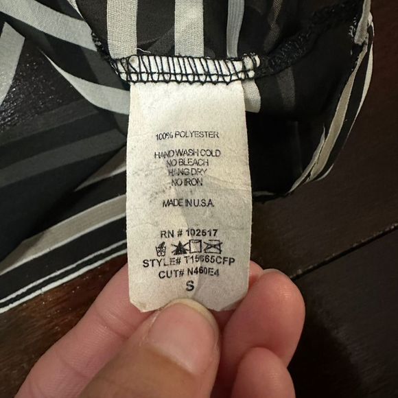 Soprano Women's sheer Striped Black Blouse Size Small - Picture 5 of 6